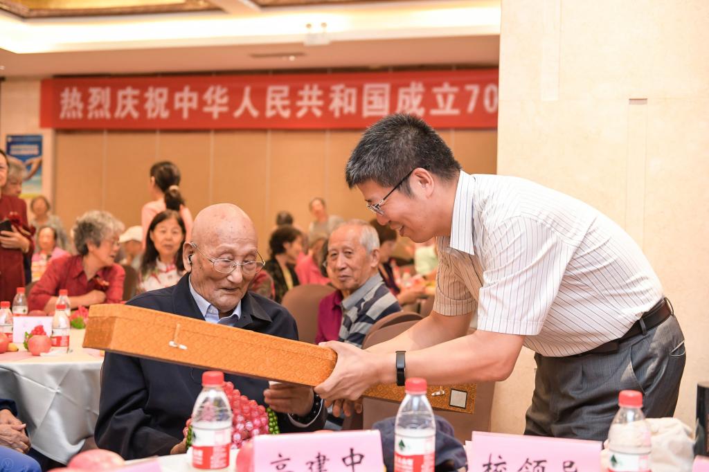 https://news.buaa.edu.cn/__local/A/71/9C/F31164B58FBAE6775F8C59F55E4_68D03374_163CC.jpg