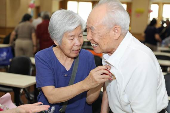 https://news.buaa.edu.cn/__local/4/0E/7F/F1AC04FE04AB9561F2BDBCE152A_390D6159_1052C.jpg