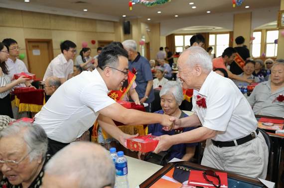 https://news.buaa.edu.cn/__local/7/DE/5B/4883DEFE559E7B6DA18AF8BD1AF_AEFB5867_1730B.jpg